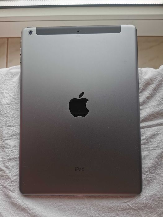 IPad Air 1 model  A1475  64 GB, IOS Version 12.5.8  modelul cu cartela