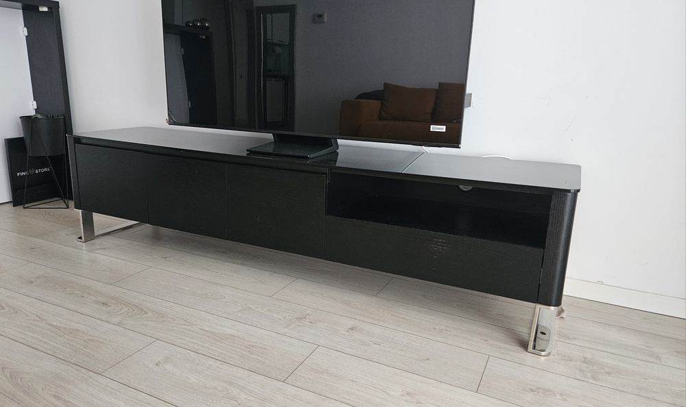 Mobilă TV din MDF cu blat de sticlă