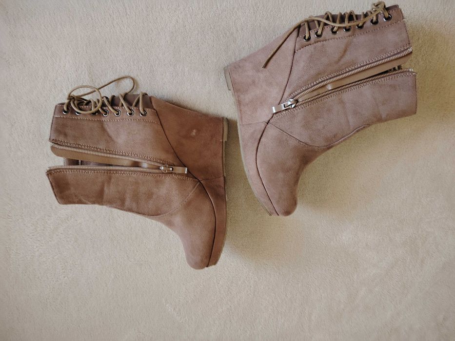 Оригинални дамски боти