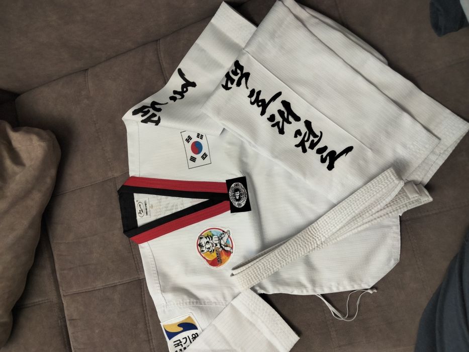 Кимоно форма Taekwondo wtf