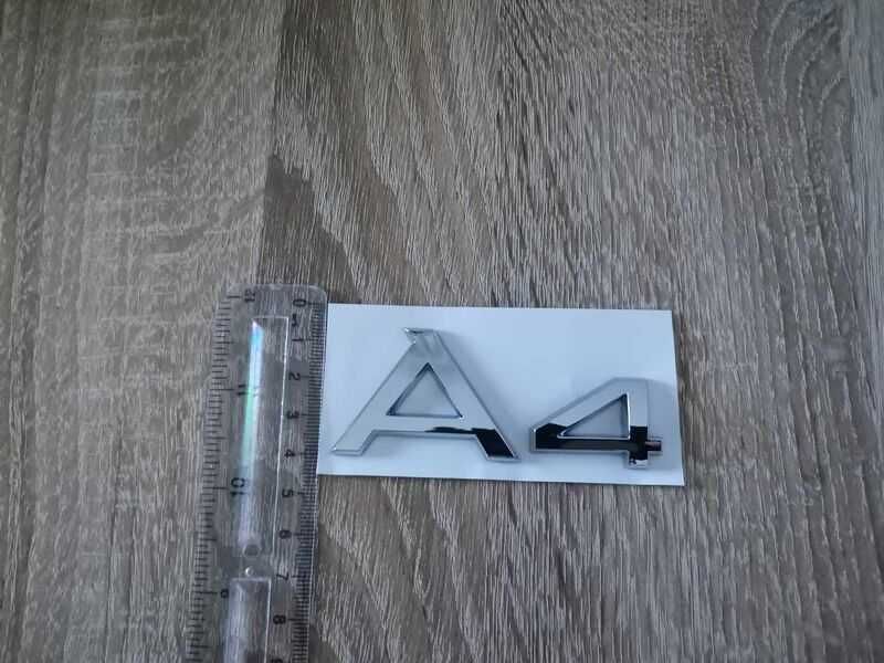 сребриста емблема Audi A4