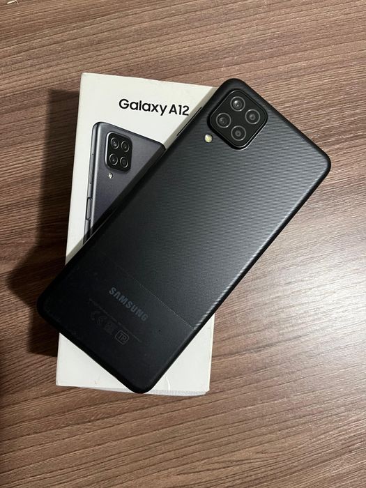 Продам самсунг А12 в отличном состоянии