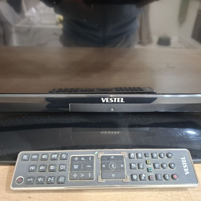 Телевизор VESTEL размеры 75см×45 см
