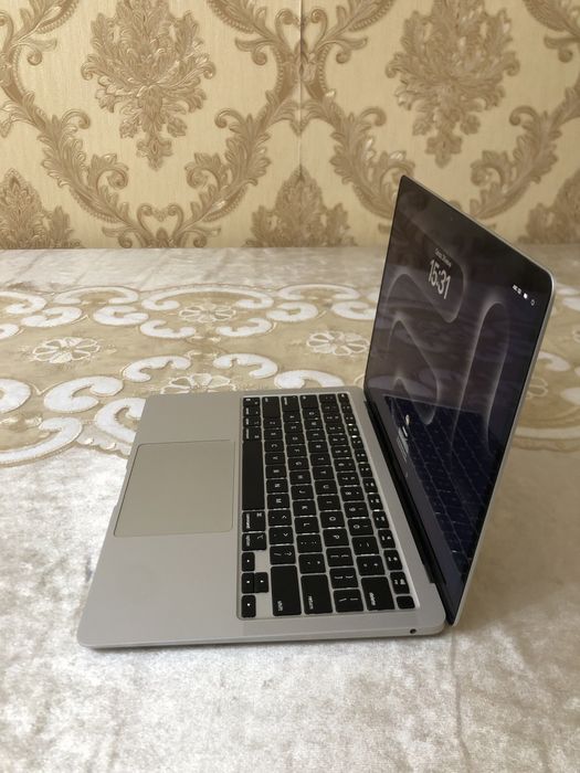 MacBook Air M1 256/8 13-inch