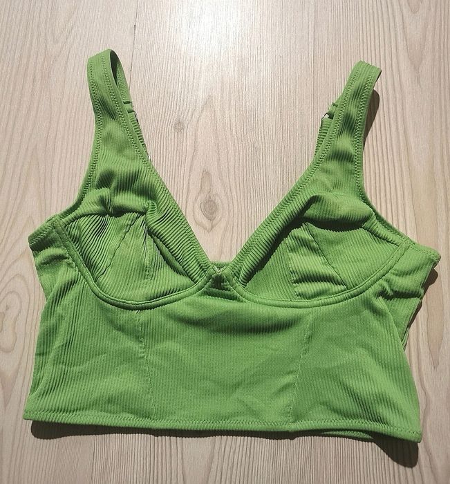 Bustiera costum de baie