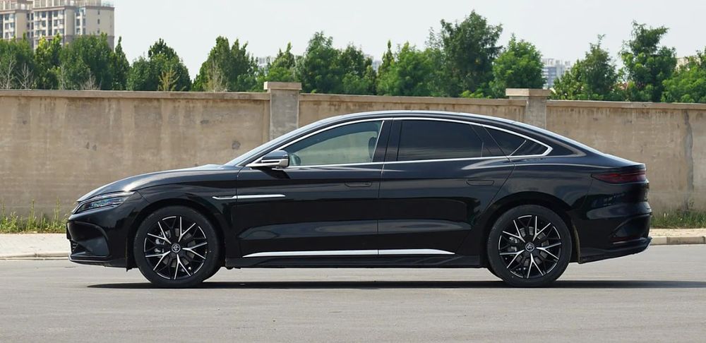BYD Han 2025 — 3