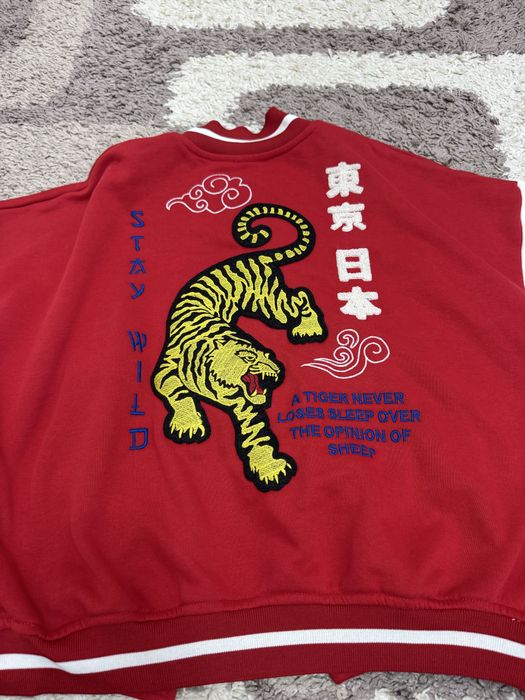 Продаю потрясющии бомбер!