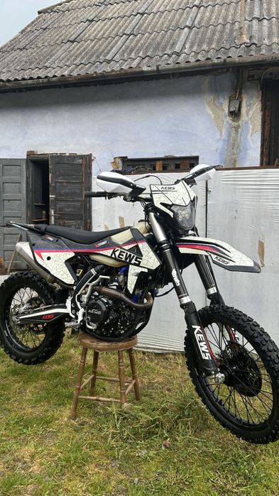 Vând Enduro 250 injecție