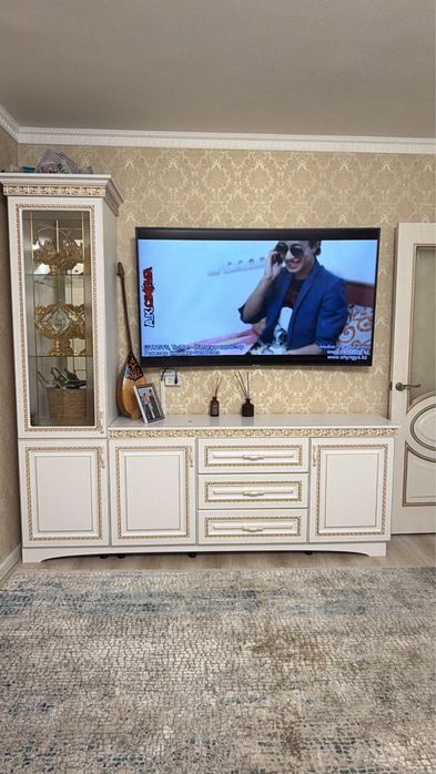 Продам диван+сервант