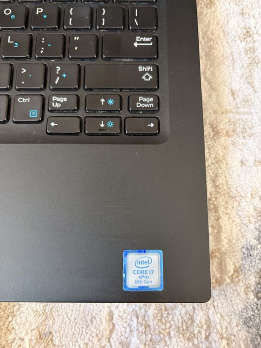 Laptop Dell Latitude 7390 | i7 Gen 8 | 16GB RAM | 512GB SSD | Baterie 91%