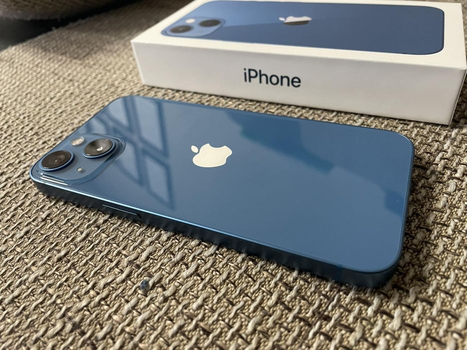 Телефон iPhone 13