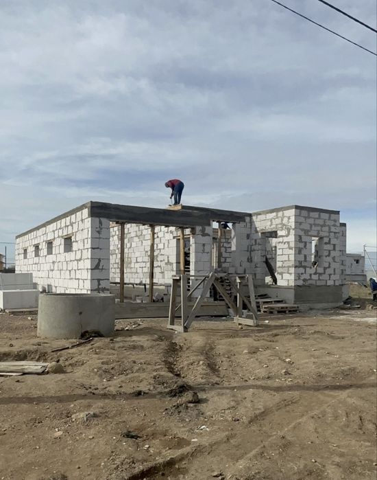 бригада строителей