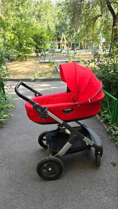 Коляска Stokke Trailz (красная в горошек)