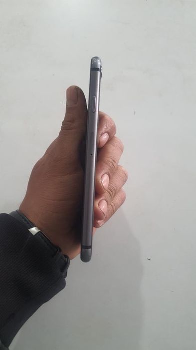 Iphone 8 64 gb truton bor batare 75 orqa singan