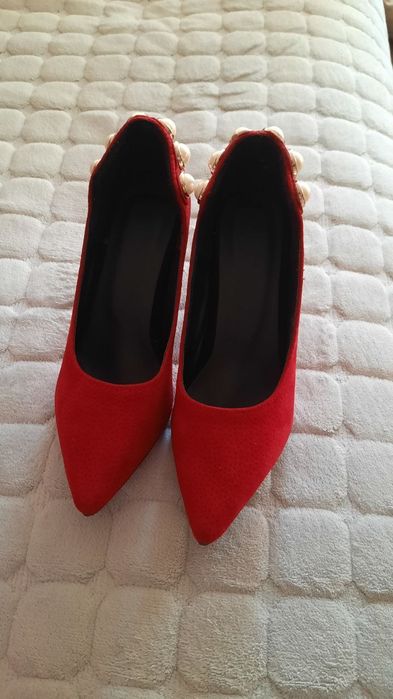 Продам туфли новые