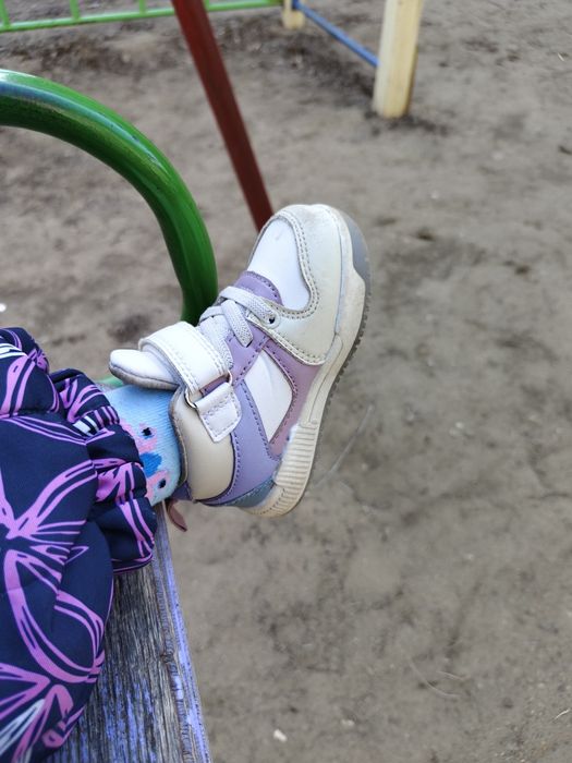 Продам детскую обувь