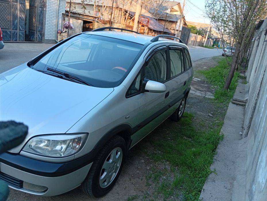 Зафира 1.8 2002 год