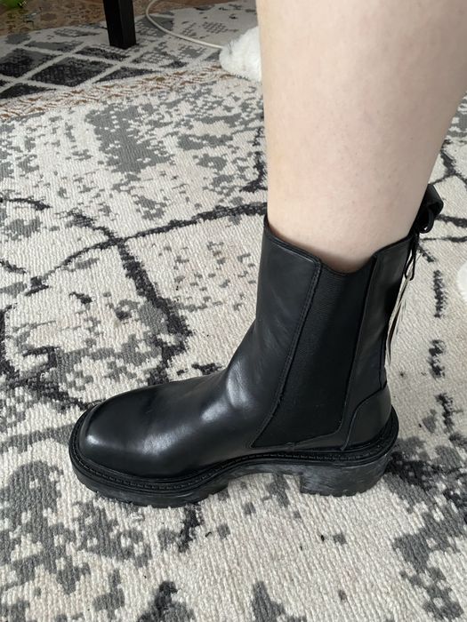 Продам новые ботинки