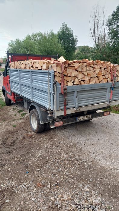 Lemn de foc taiat și crepat