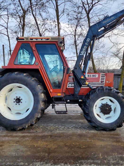 Fiat 85-90 cu incarcator frontal recent adus