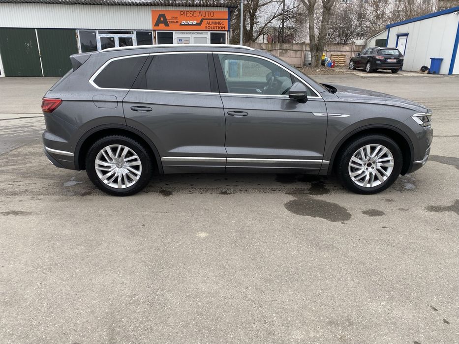 VW Touareg 3.0 diesel  286 cp
