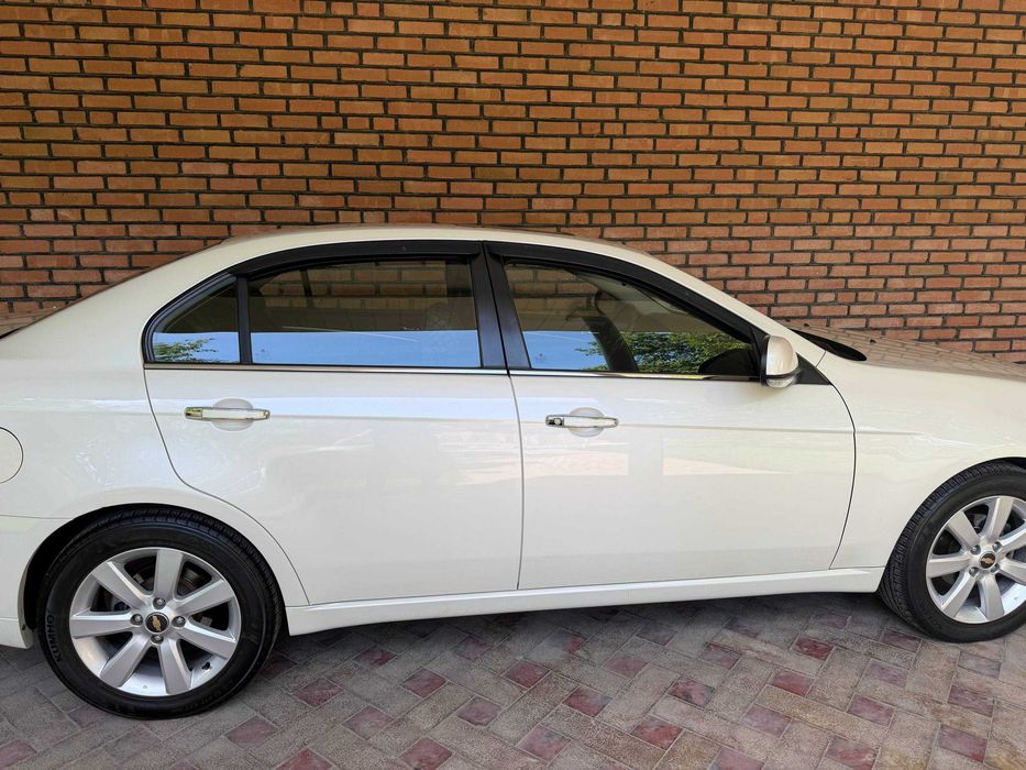 Chevrolet Epica 2010 — 2