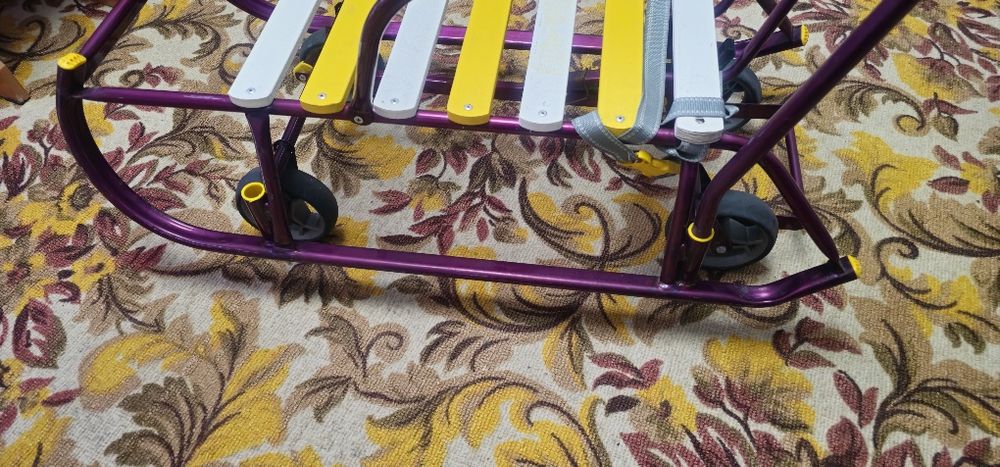 Детские санки с колесиками