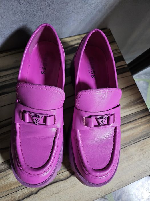 Лоуфъри  на guess