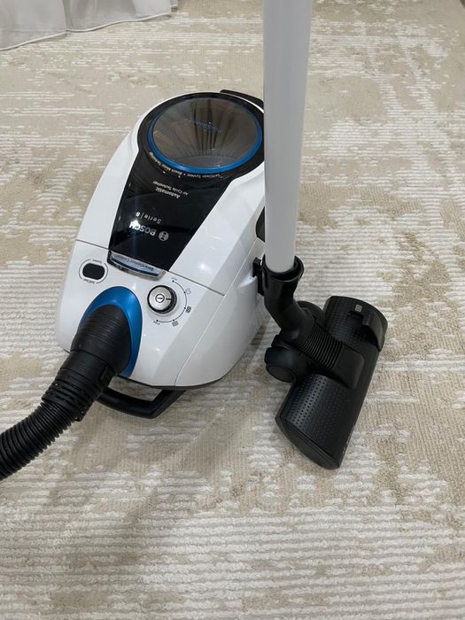 Продается пылесос Bosch BGS7SIL1, белый