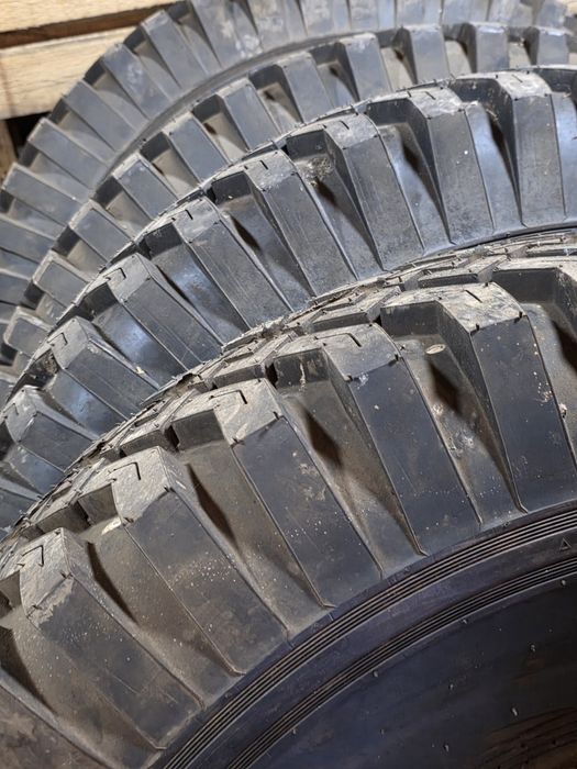 ANVELOPE Noi 1300 x 18 masini militare  of road