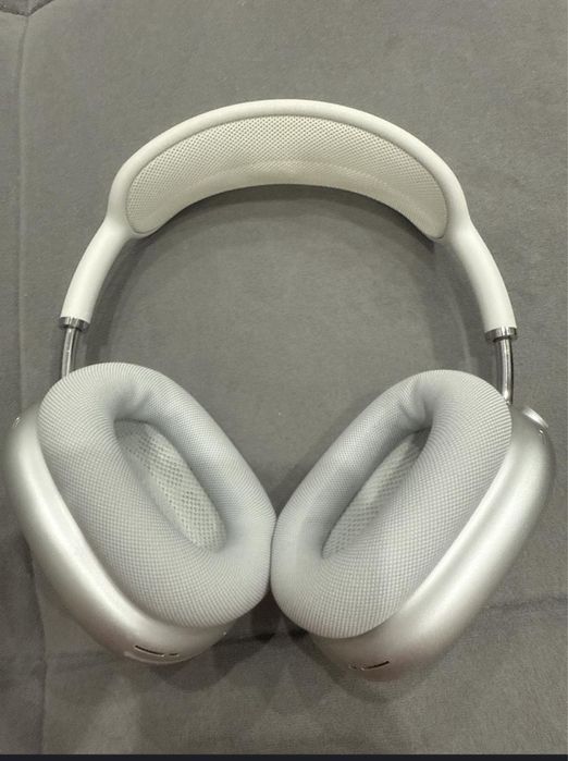 Продам AirPods Max