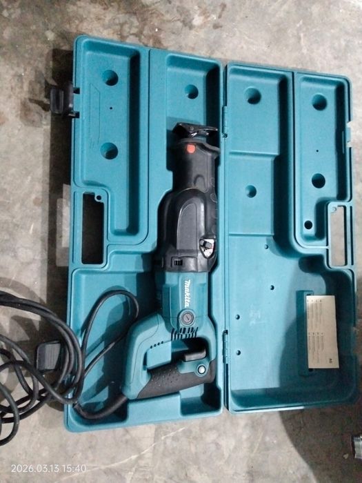 Fierastrau sabie Makita JR3060T ca nou