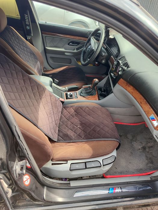 Автомобиль БМВ е 39