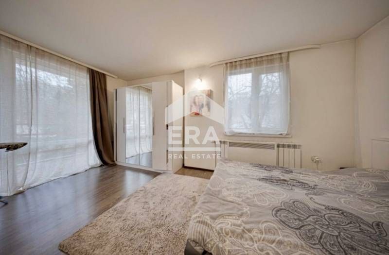 Продава се Къща в София, Княжево - 300 кв.м за 2000 €/кв.м - Снимка #5