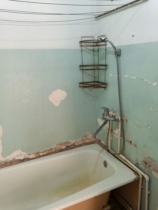 Срочно Продаётся Башлык 1в2/5/5 без мебелья без ремонта локации топ !