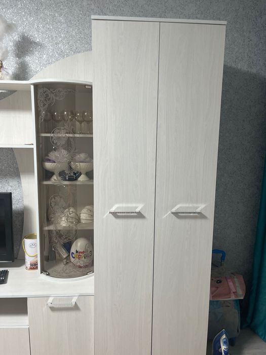 Шкаф горка-стенка для гостиной