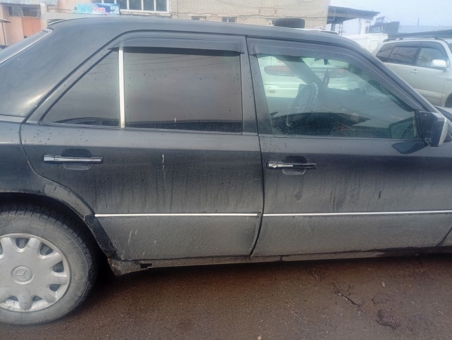 Продю мерс 230 в 124 кузове