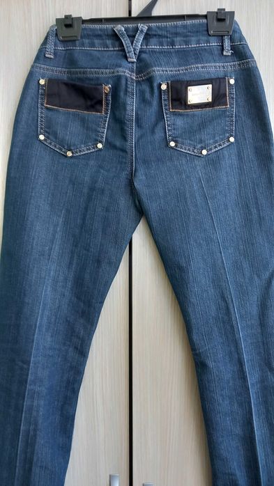 Дънки  дамски, оригинални Versace размер 28