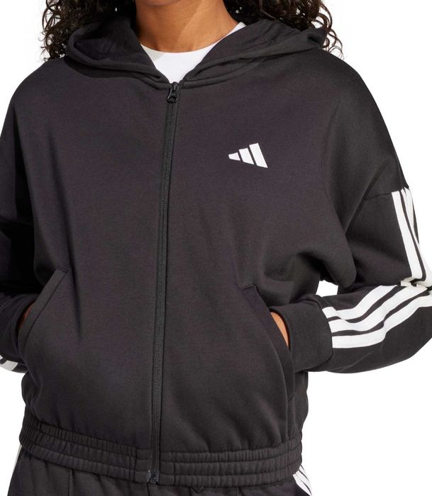 Спортен екип на Adidas - S размер