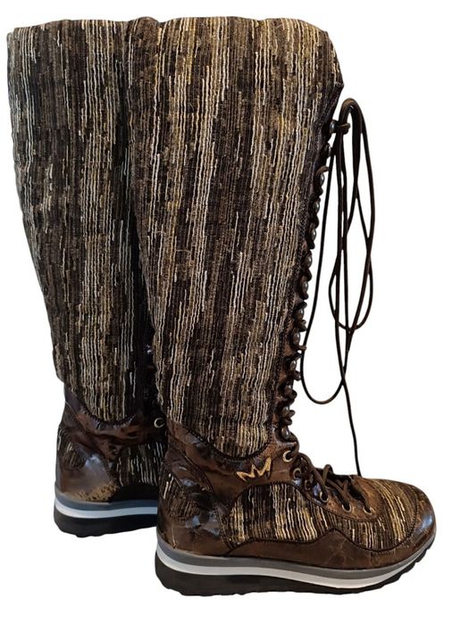 Дамски ботуши и боти