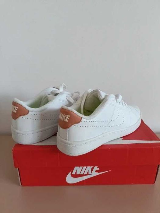 Nike (marime UK 4)