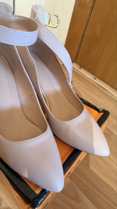 Женское туфли и обувь 38-39рр