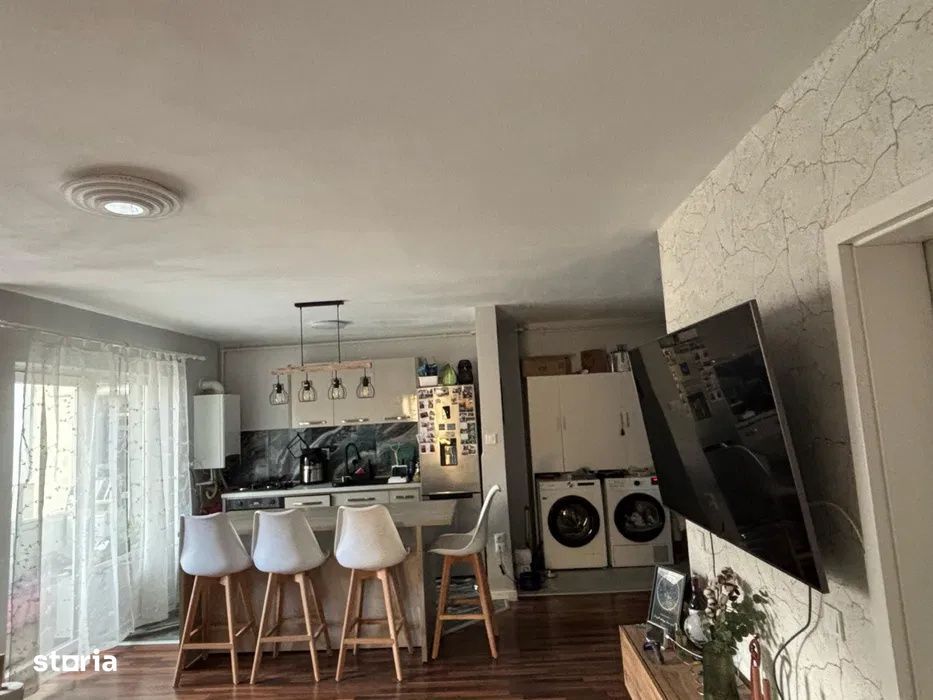 Apartament 3 camere de vanzare,zona Florilor — fotografia 3