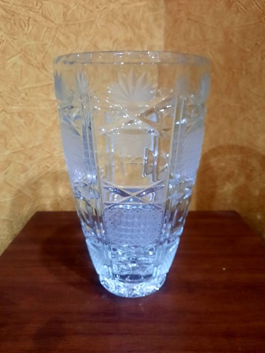 Югославский хрусталь, красивая винтажная ваза, в идеальном состоянии,