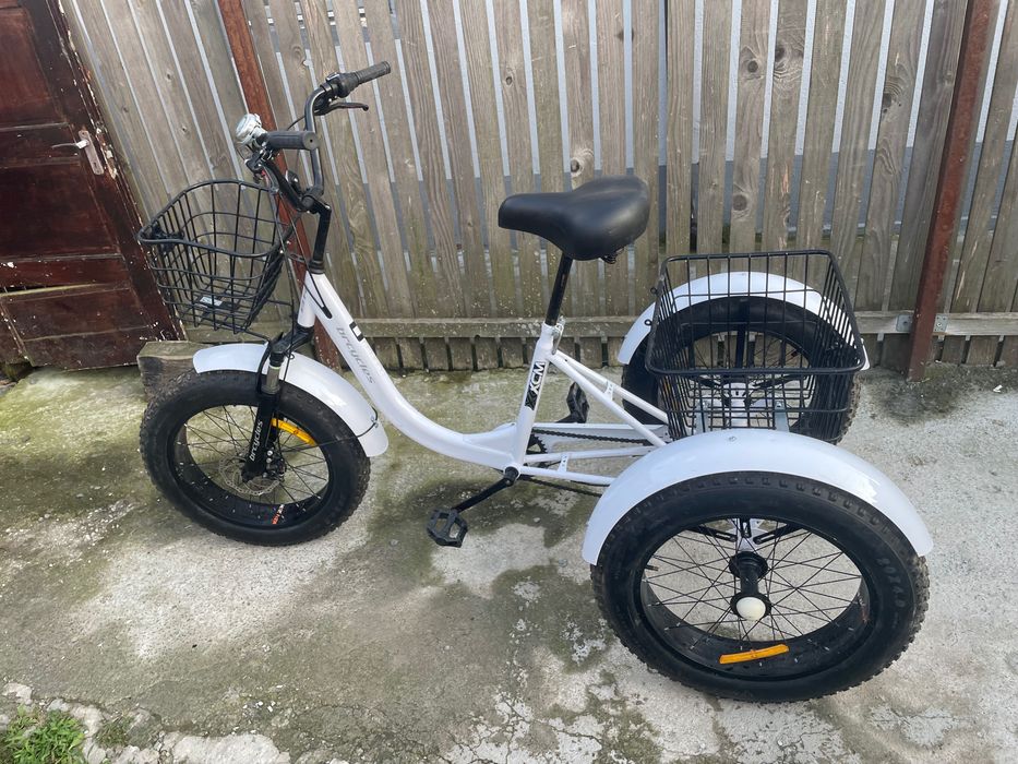 bicicleta trei 3 roti