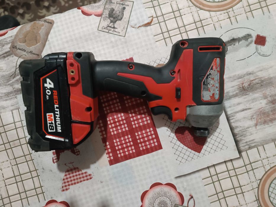 Комплект винтоверти Milwaukee CBLID и CBLPD