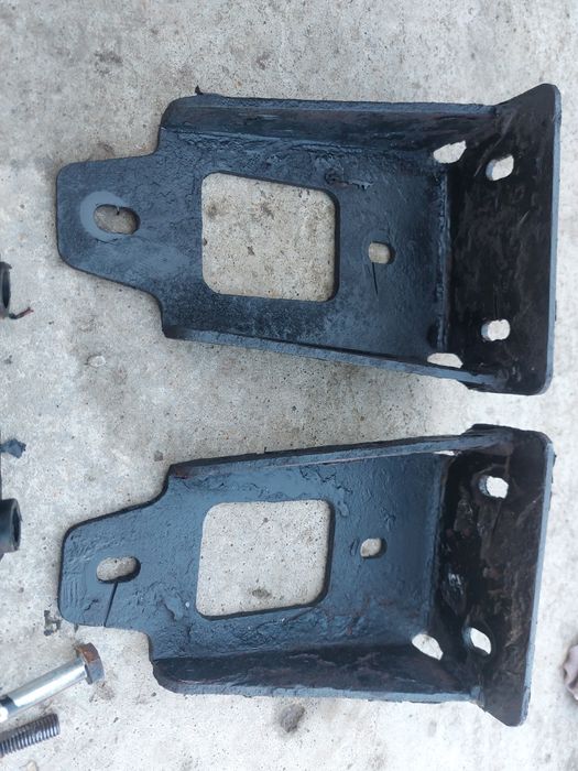 Carlig remorcare Mercedes ML W163 Model 1998-2005 / Colțare carlig ML