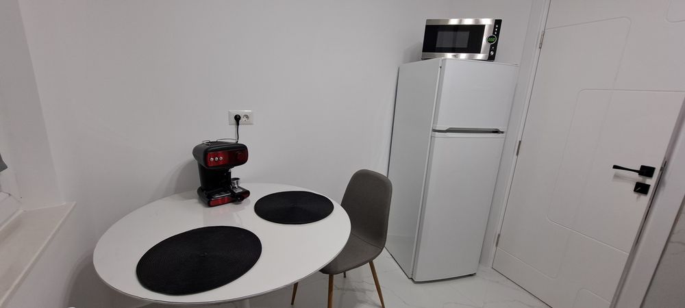 Inchiriez apartament in regim hotelier