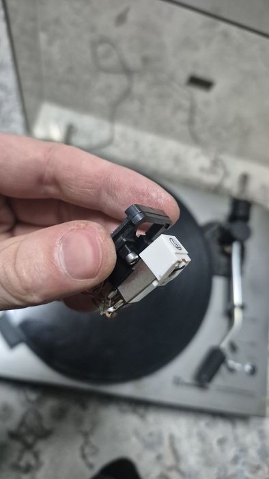 Продам виниловый проигрыватель