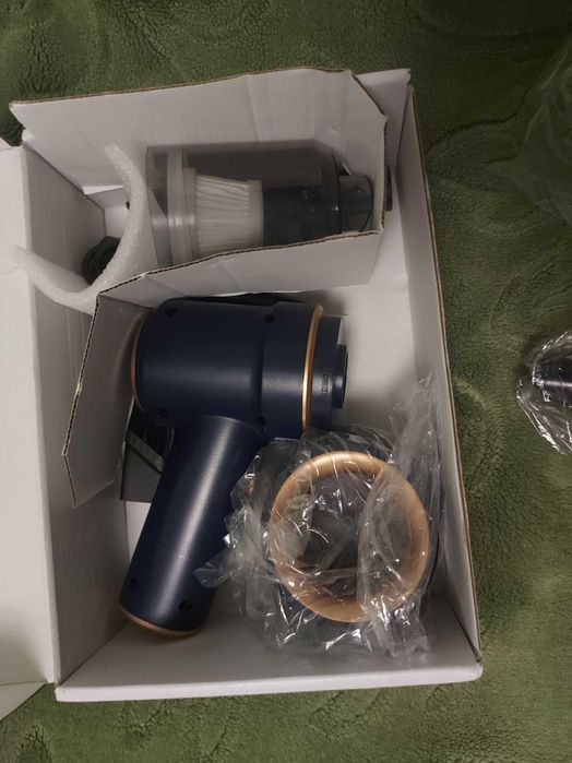 Mini aspirator cordless /suflanta  pentru tastatura, masina, etc.